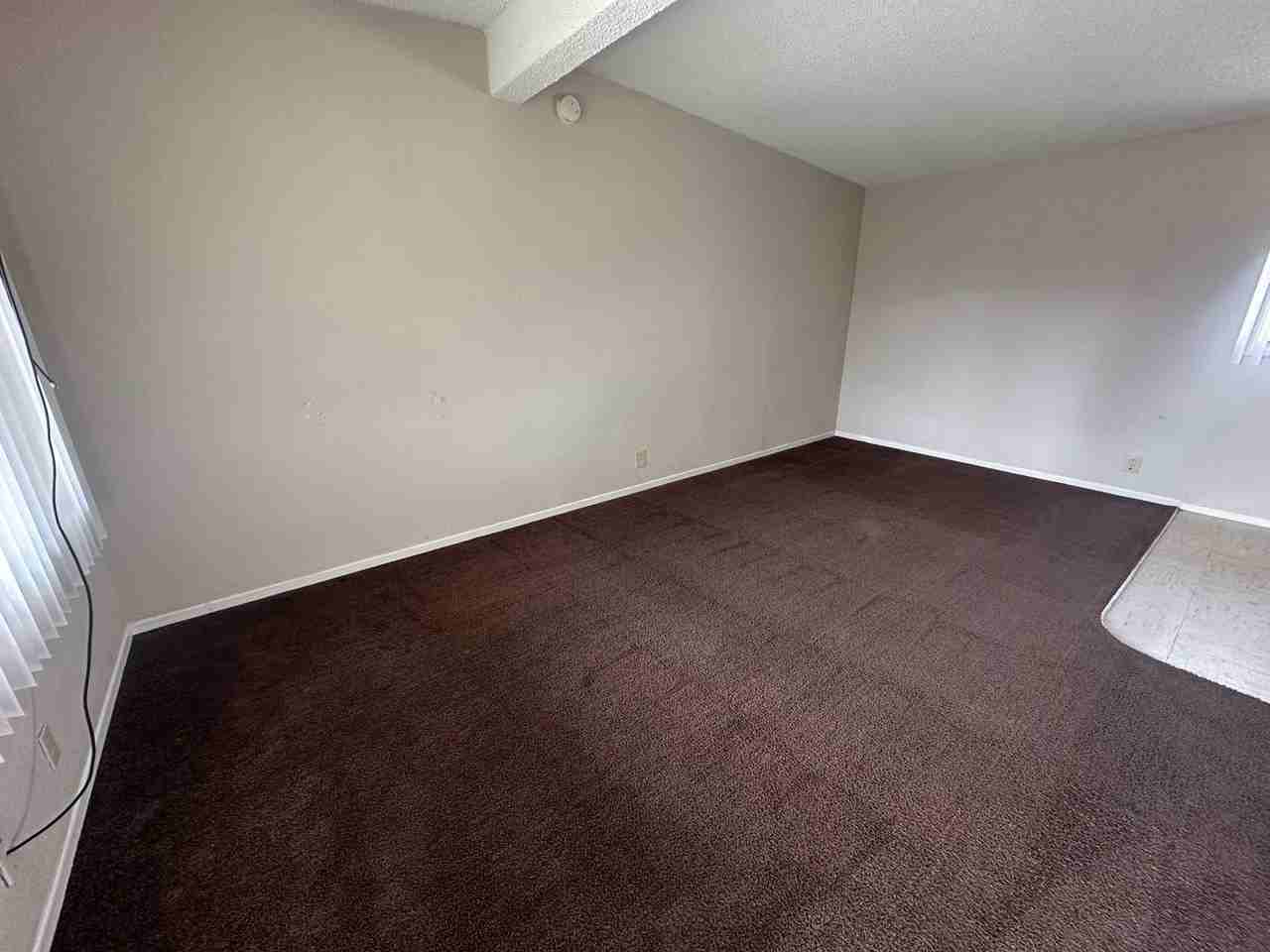 209 Sahara Dr - Photo 2 of 16