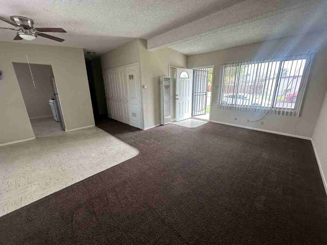 209 Sahara Dr - Photo 3 of 16