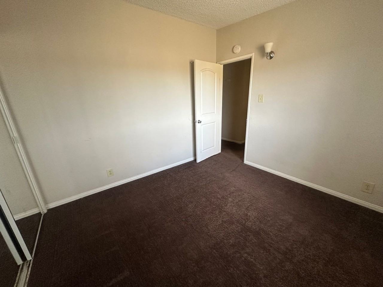 209 Sahara Dr - Photo 6 of 16