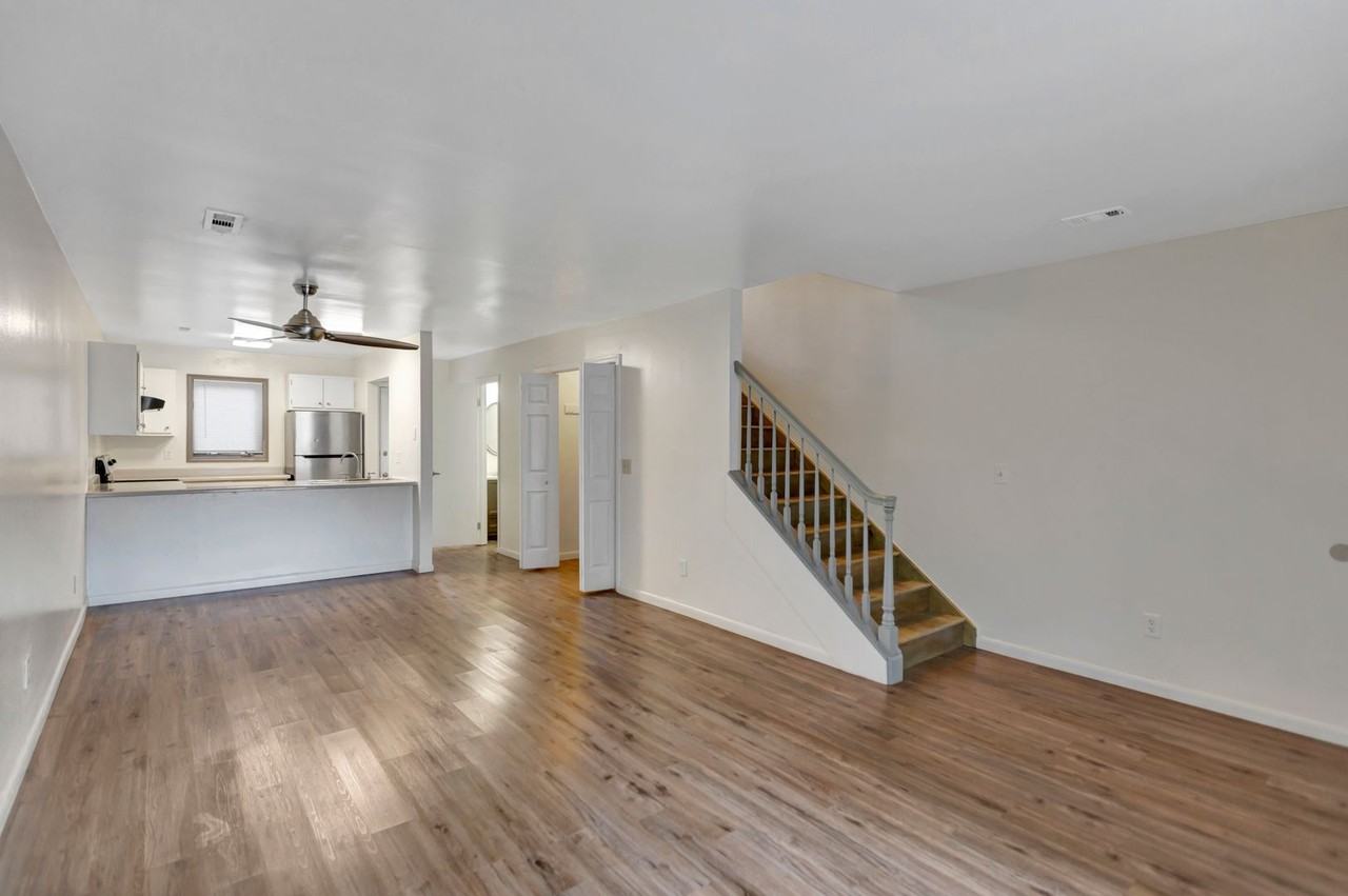 4419 Great Oak Dr - Photo 3 of 31