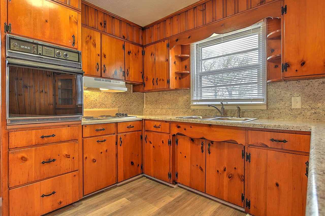 319 N Highland Ave - Photo 3 of 28