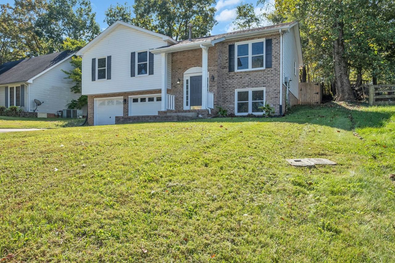 2270 Ermine Dr - Photo 3 of 31