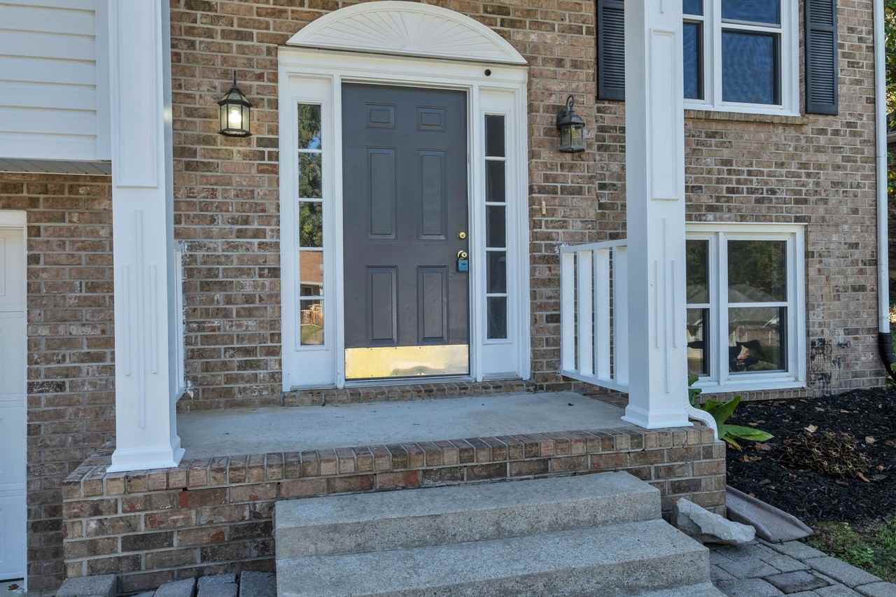 2270 Ermine Dr - Photo 4 of 31