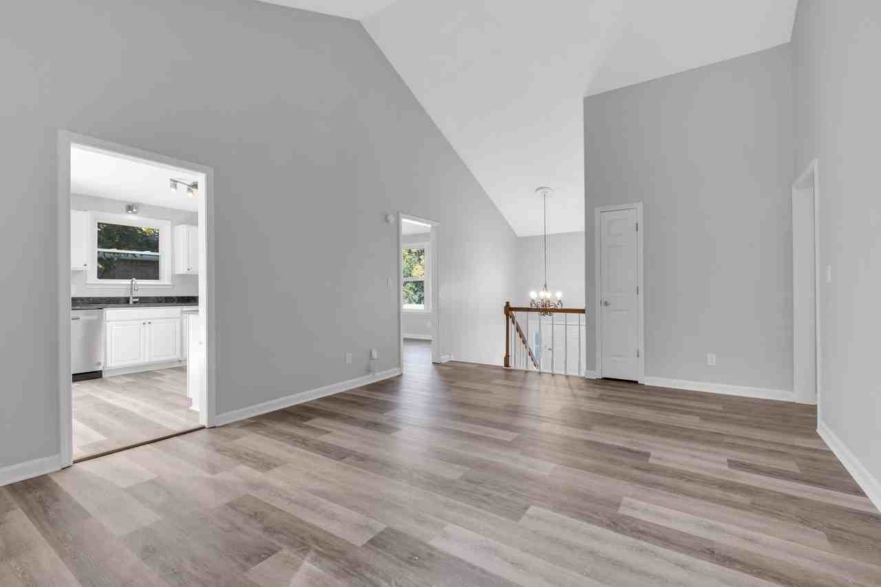 2270 Ermine Dr - Photo 7 of 31