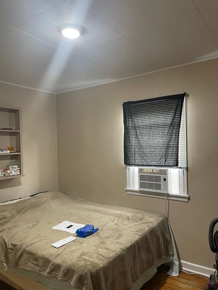 1218 N California Ave - Photo 2 of 8