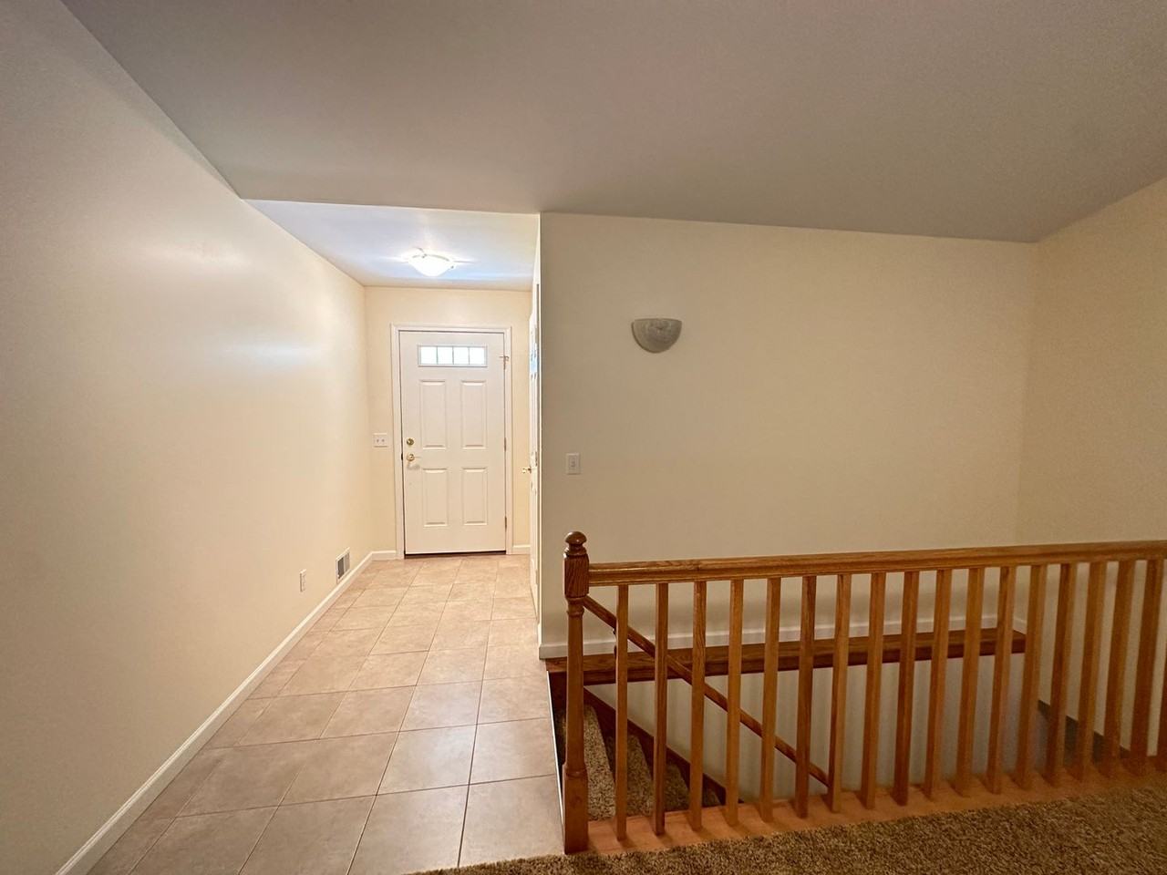 883 Meadows Dr - Photo 3 of 29