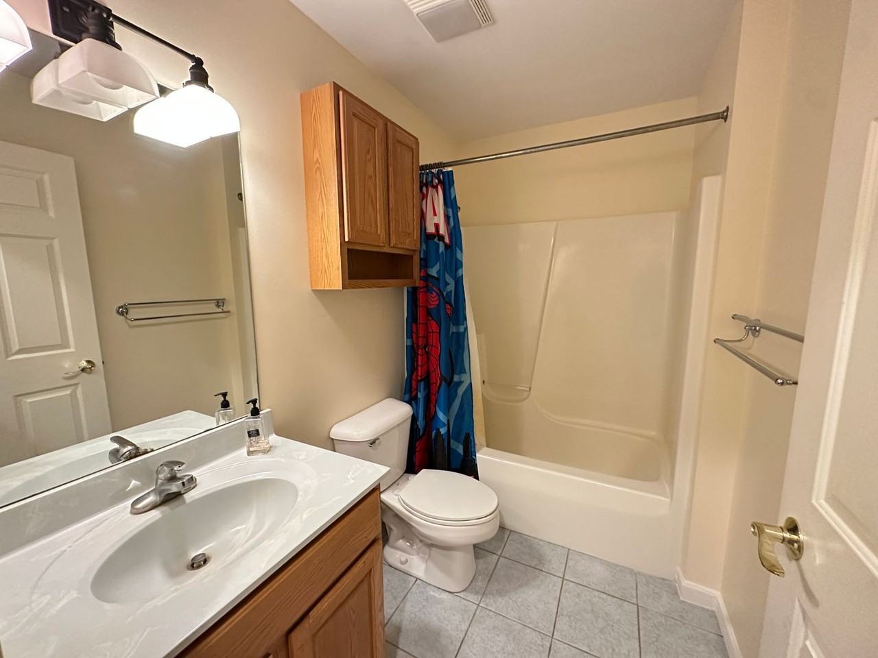 883 Meadows Dr - Photo 4 of 29