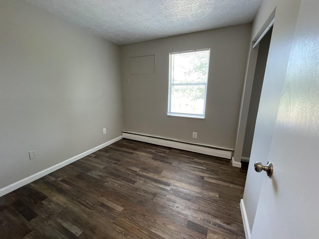 Paddock Road 4591 - 45229 - Photo 6 of 32