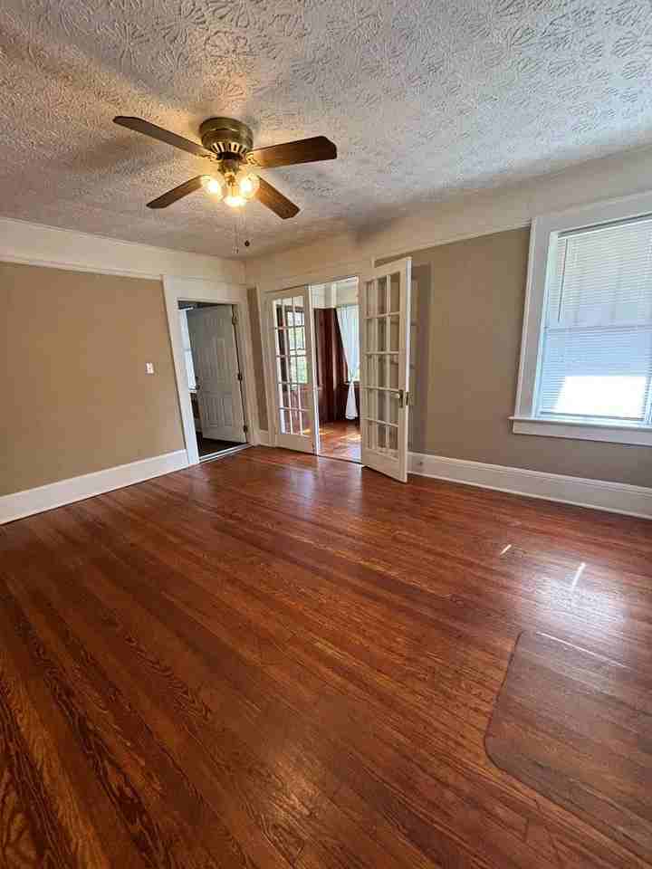 2351 Park St - Photo 2 of 12