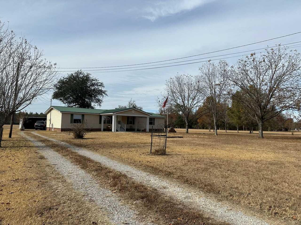 2041 Gunshoot Rd - Photo 2 of 30