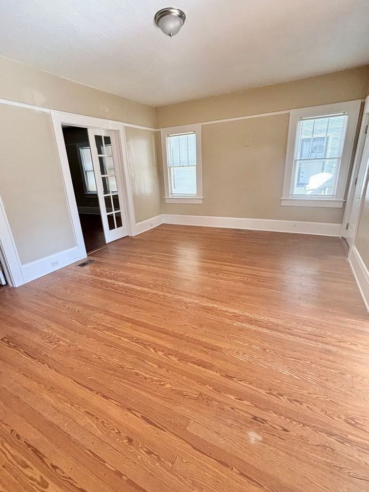 2355 Park St - Photo 3 of 14