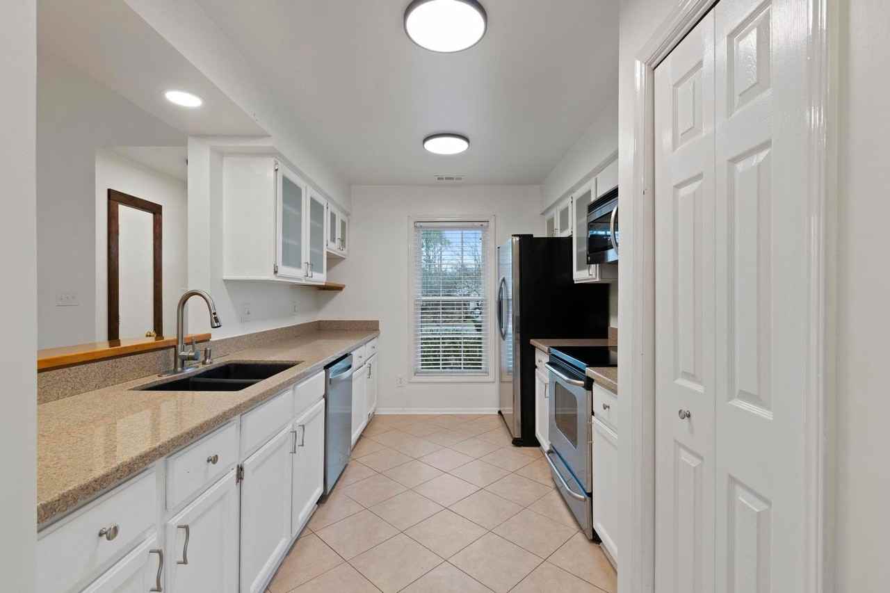 617 Fitzgerald Dr - Photo 7 of 20