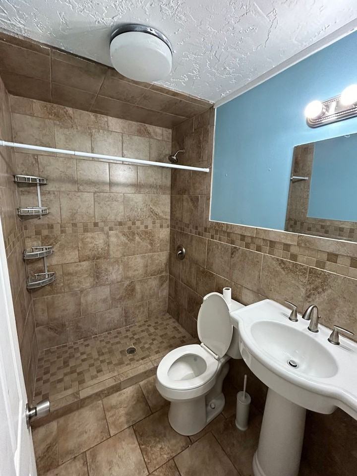 1115 Sangster Rd - Photo 2 of 13