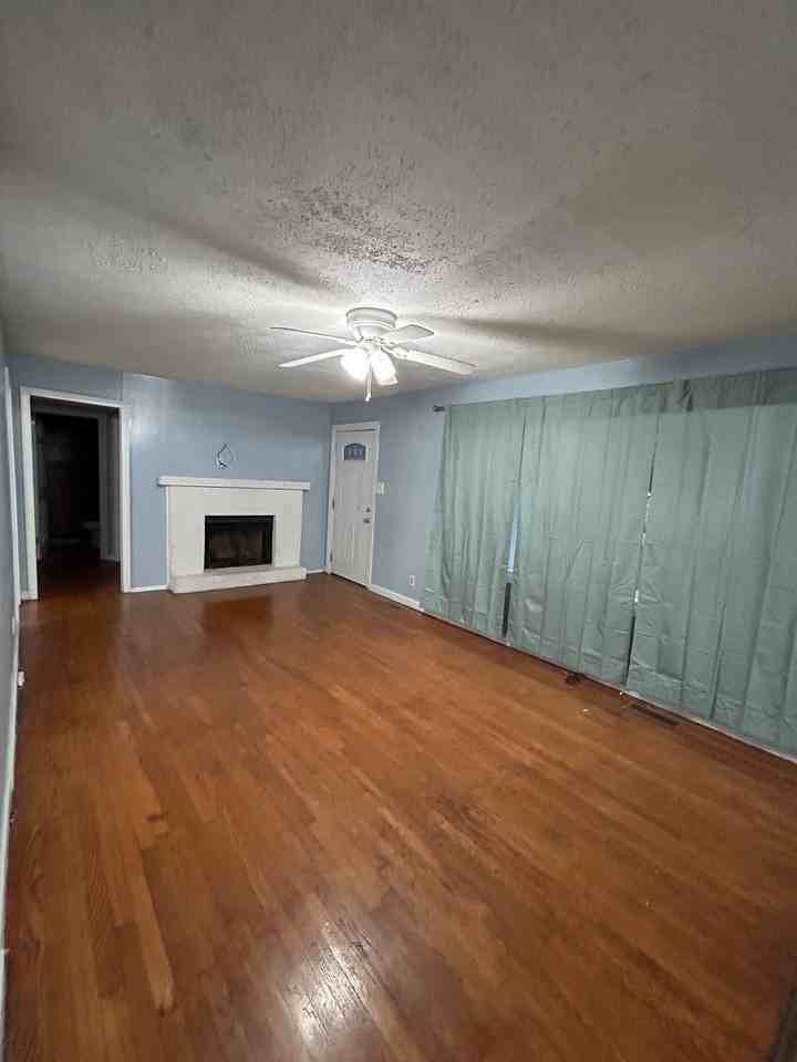 1115 Sangster Rd - Photo 3 of 13