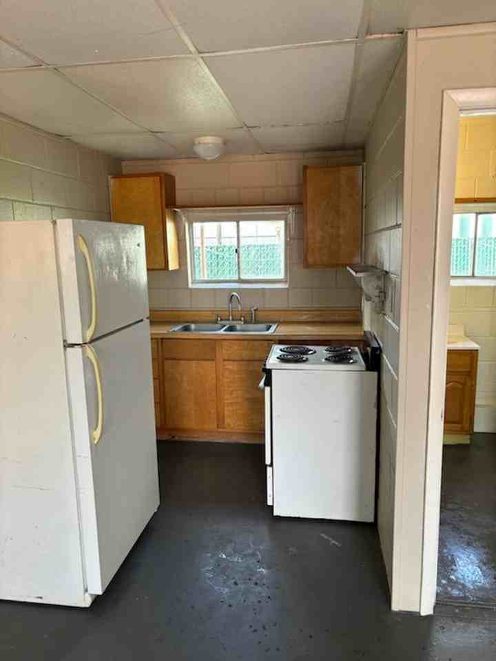 117 W Ferry St - Photo 4 of 4