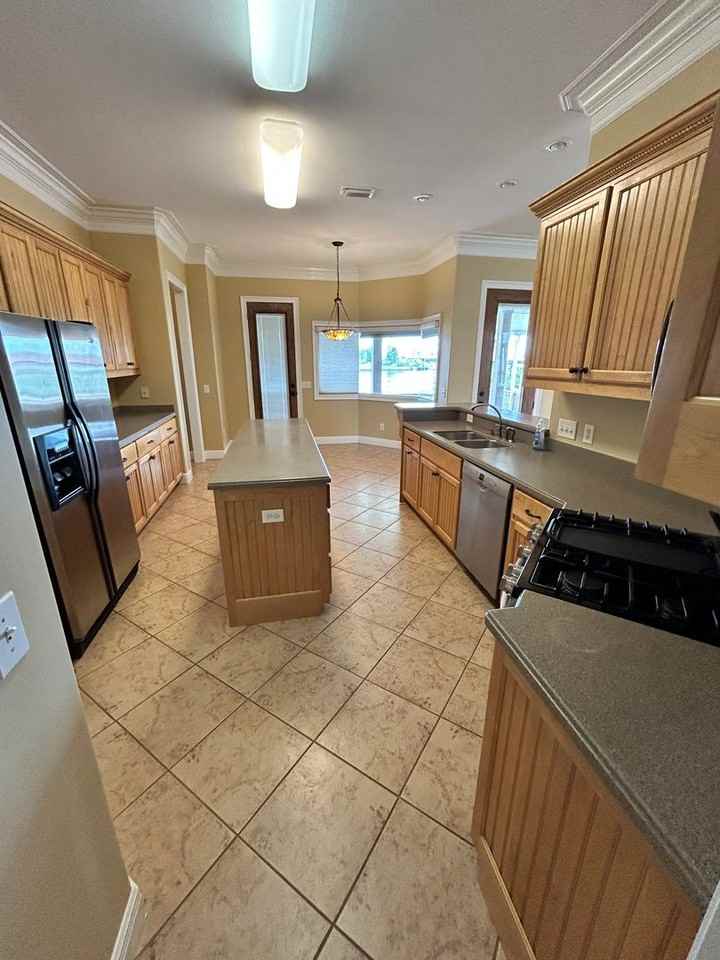 7134 Bay Crest Rd - Photo 6 of 50