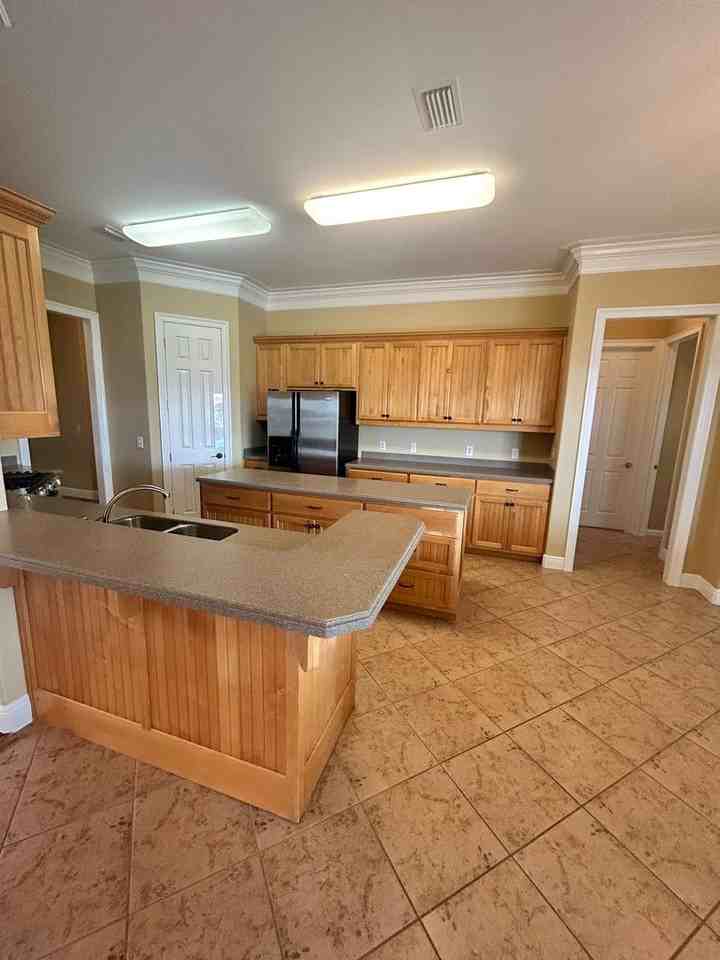 7134 Bay Crest Rd - Photo 7 of 50