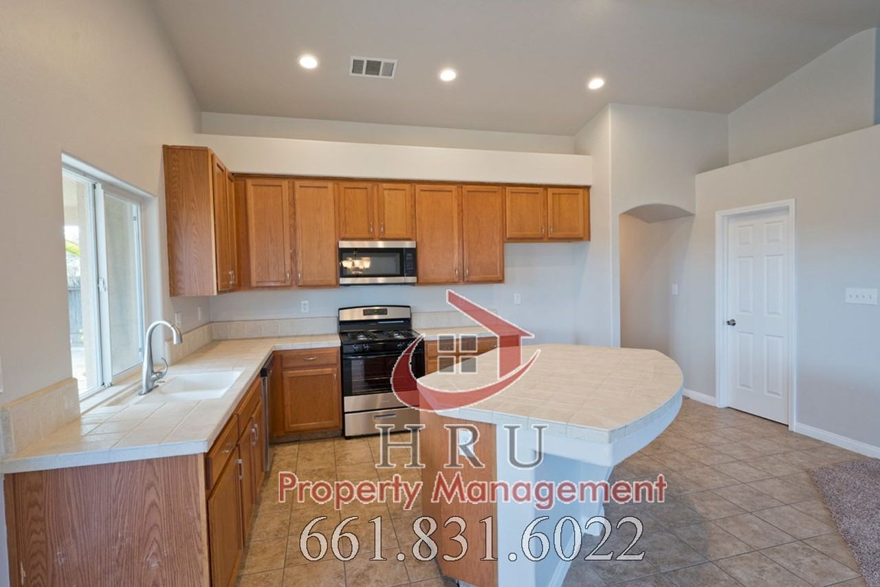 9300 Golden Wheat Dr - Photo 5 of 29