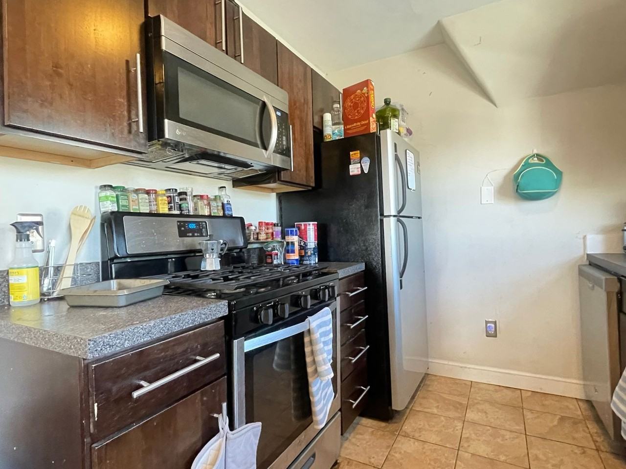 839 Parker Street - Photo 3 of 16