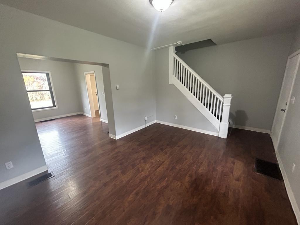 1637 Shehy St - Photo 2 of 17