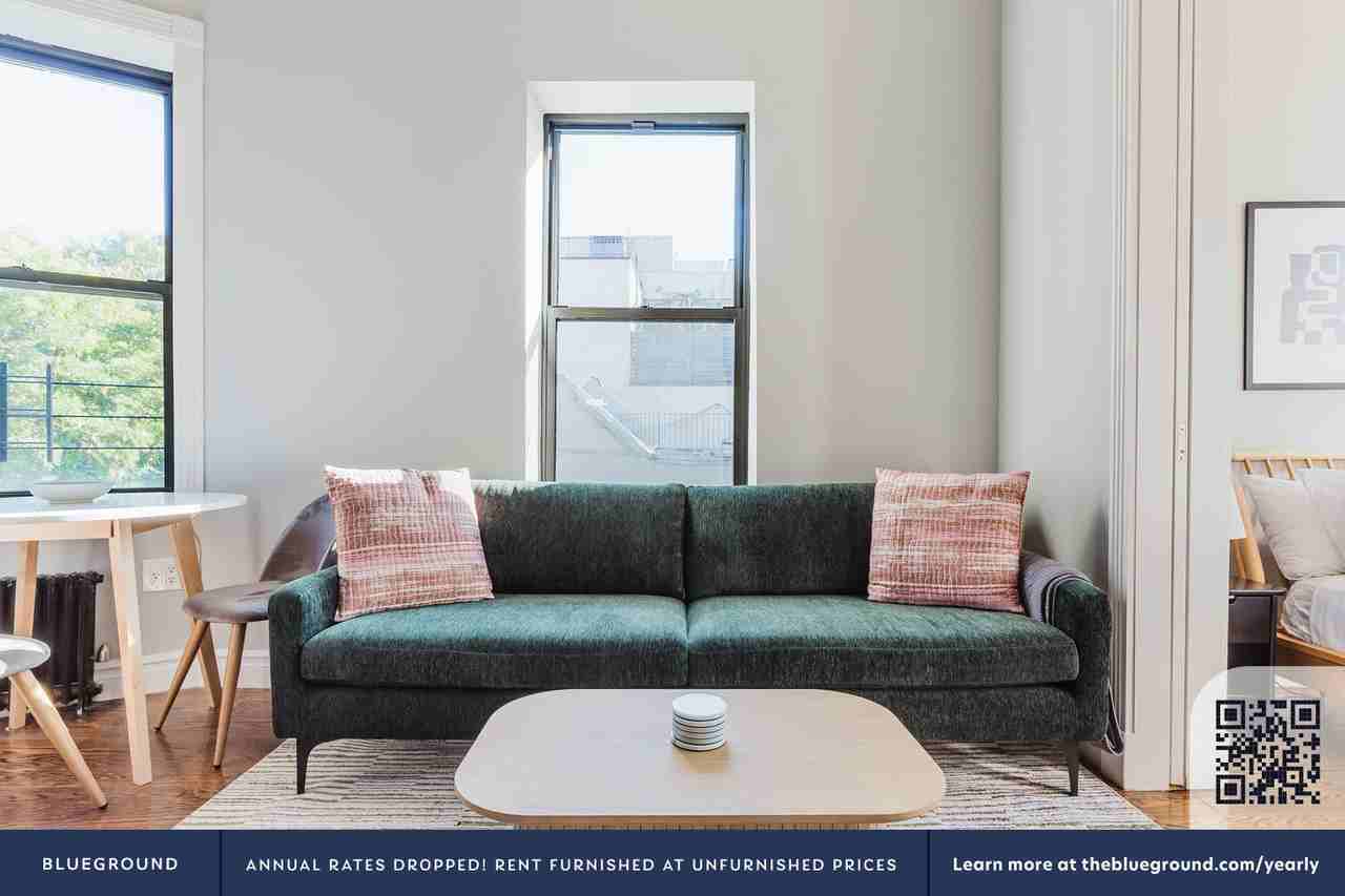 309 East 8th Street - Photo 4 of 23