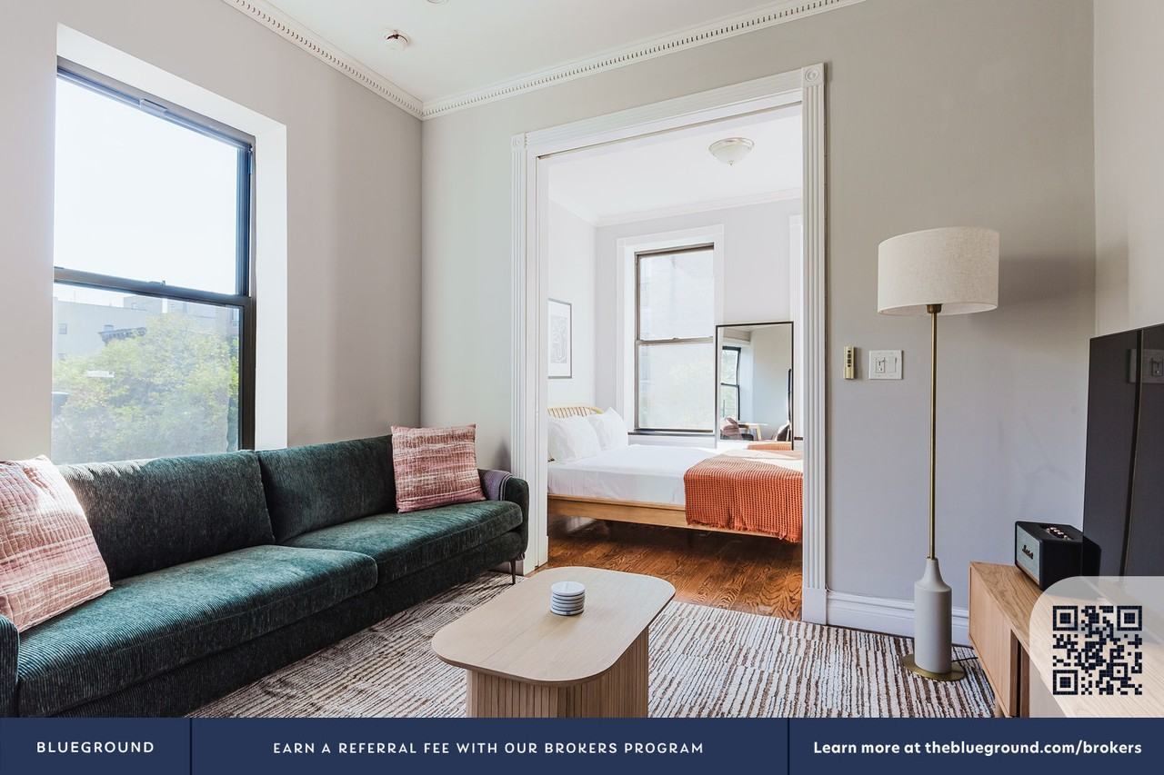 309 East 8th Street - Photo 5 of 23