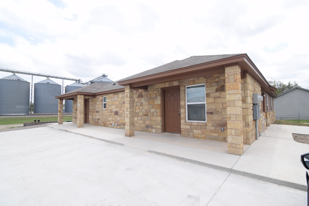 203 S Front St #B - Photo 2 of 15