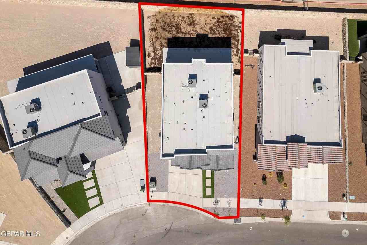 13047 Cleethorpes St #NA - Photo 3 of 27