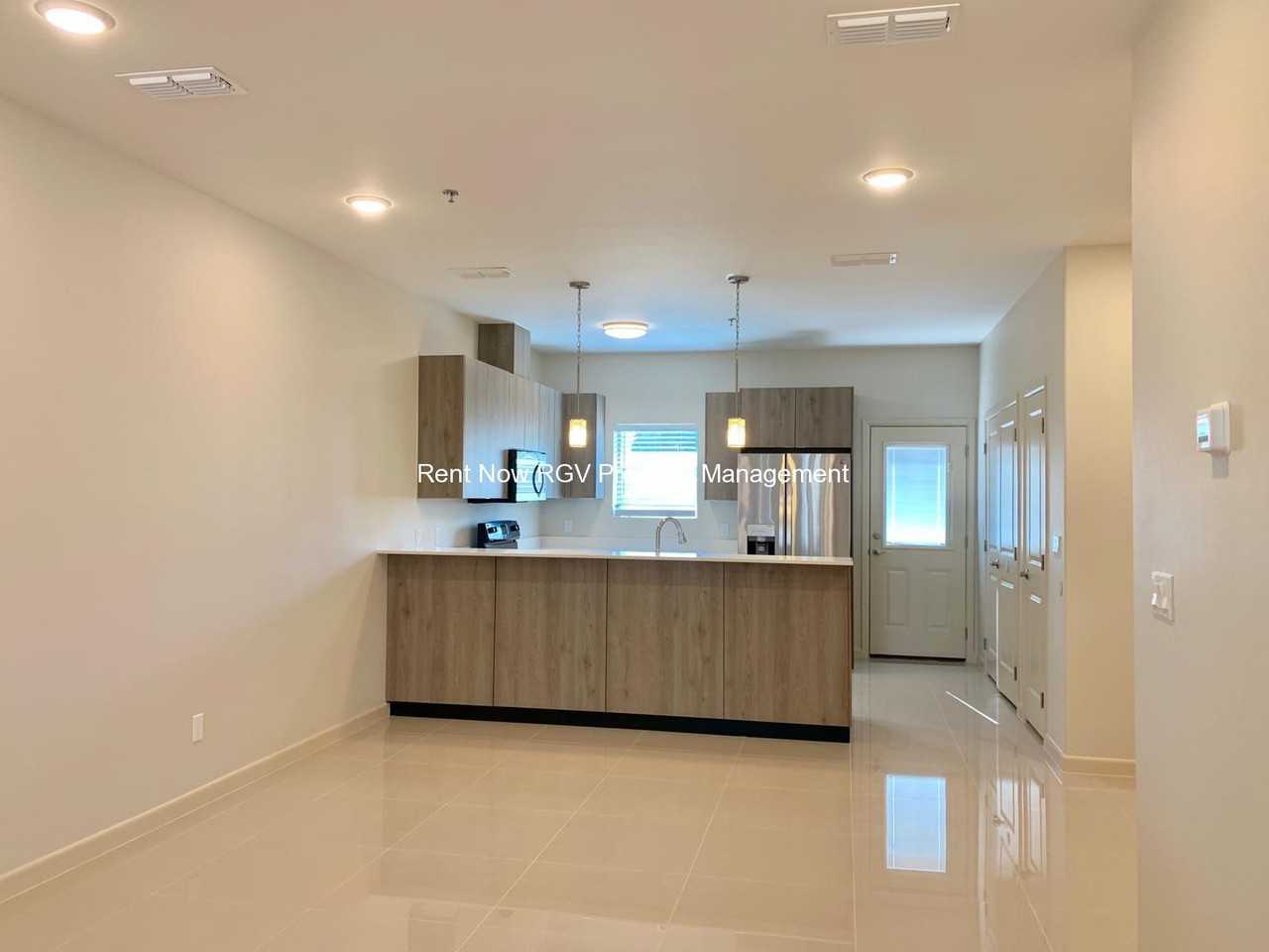 414 Newport Ave #1 - Photo 3 of 11