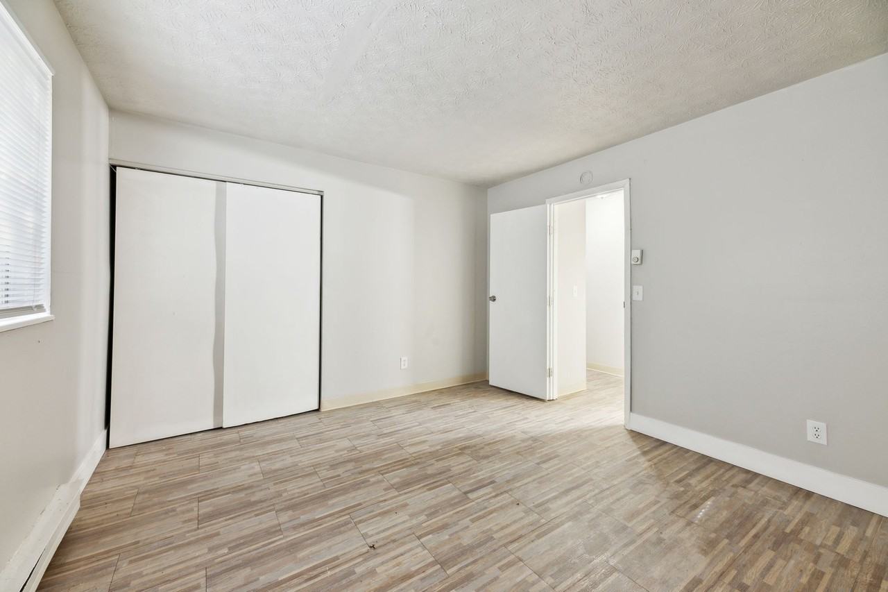 2291-2299 Wyoming Ave - Photo 3 of 11