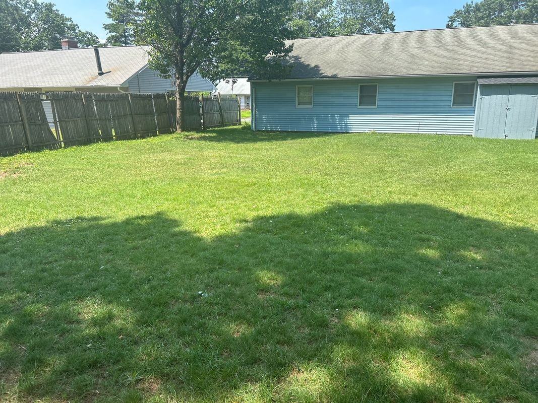 33 Manor Cir - Photo 3 of 13