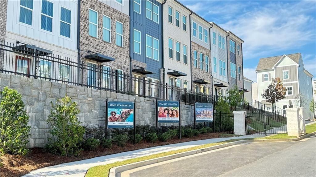 1456 Creekside Cir Nw - Photo 3 of 22