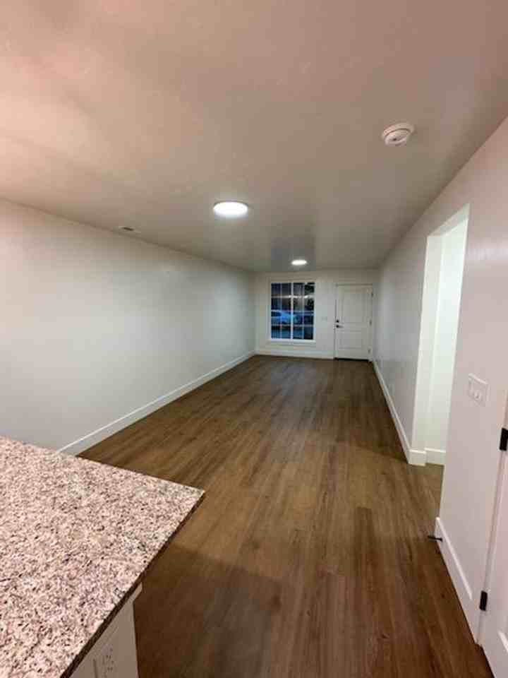 364 Nw Bradford Ave - Photo 5 of 21