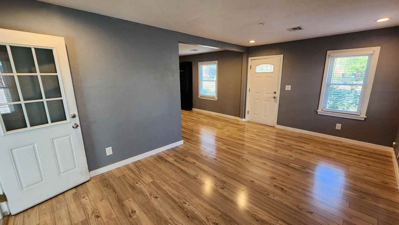 412 East 6th Street - Photo 2 of 17