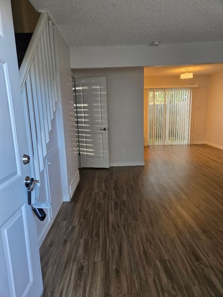 Martin St Apartments - Photo 4 of 8