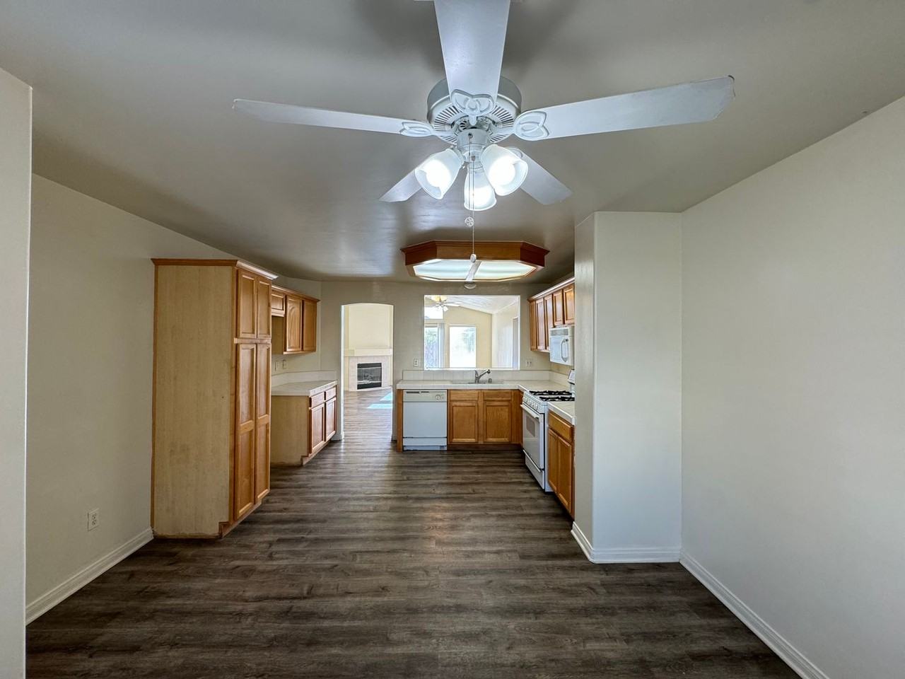 9109 Chattaroy St - Photo 6 of 13