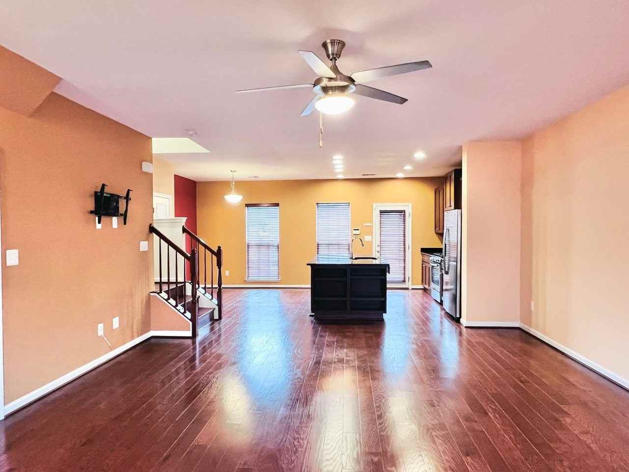 941 Basswood Dr - Photo 2 of 22