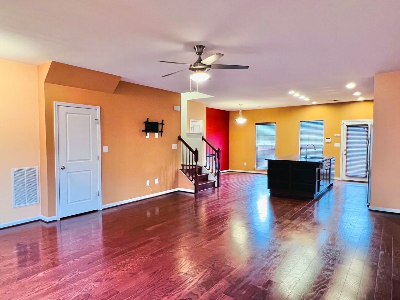 941 Basswood Dr - Photo 3 of 22