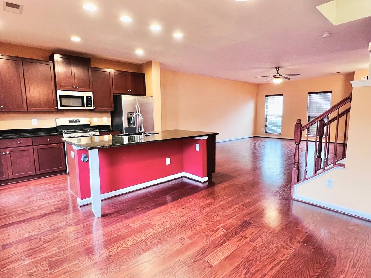 941 Basswood Dr - Photo 4 of 22