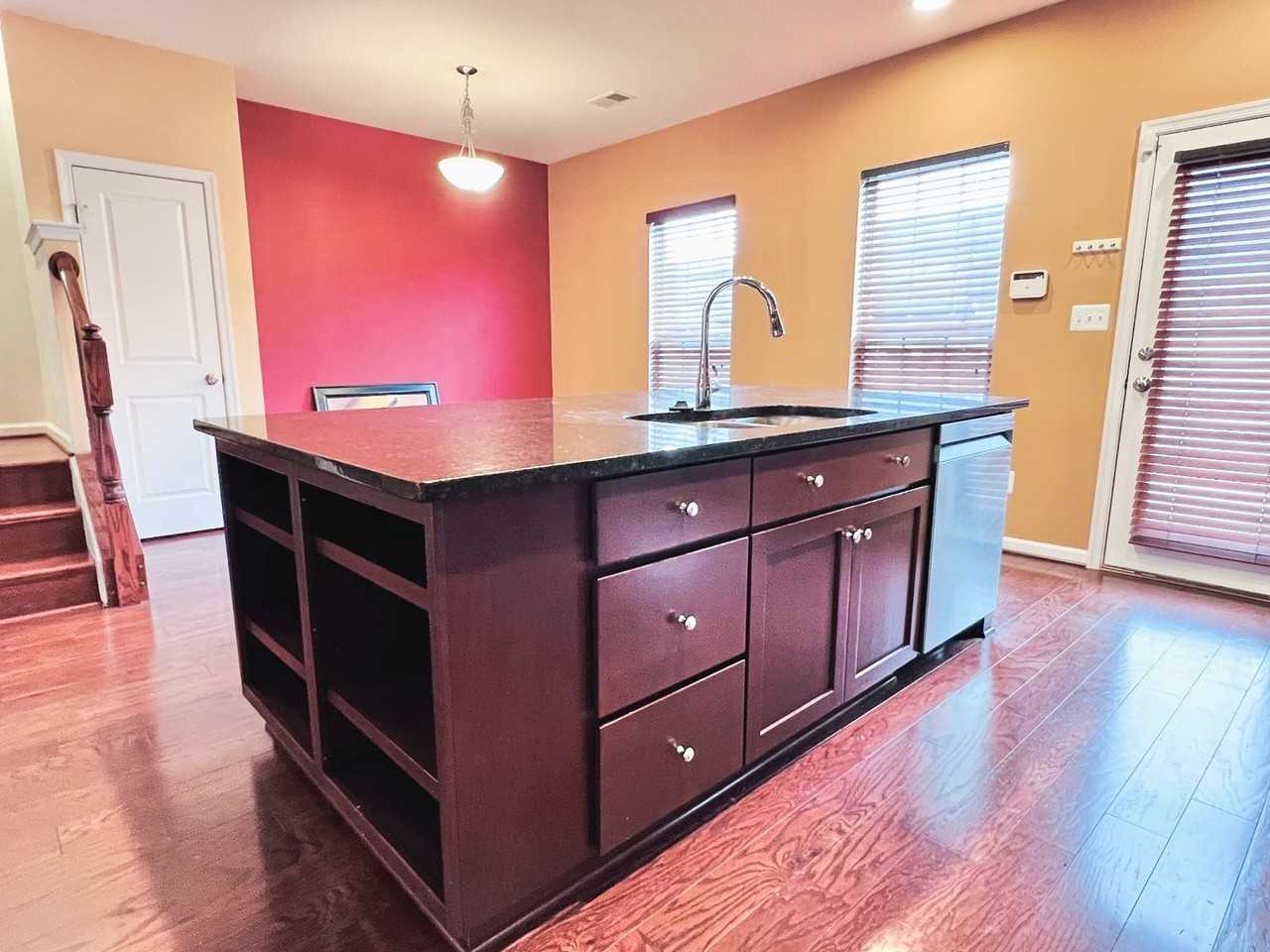 941 Basswood Dr - Photo 5 of 22