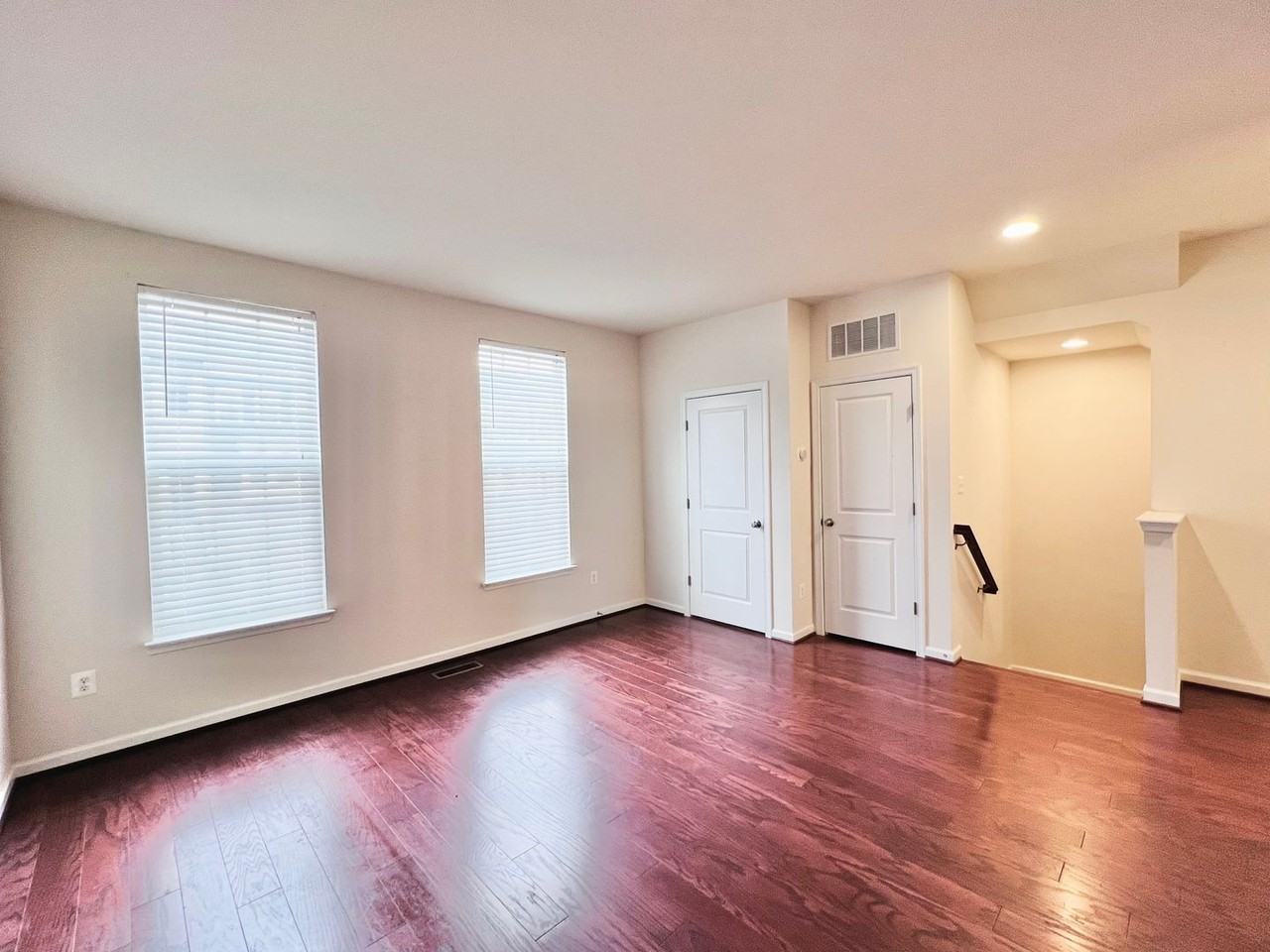 941 Basswood Dr - Photo 6 of 22