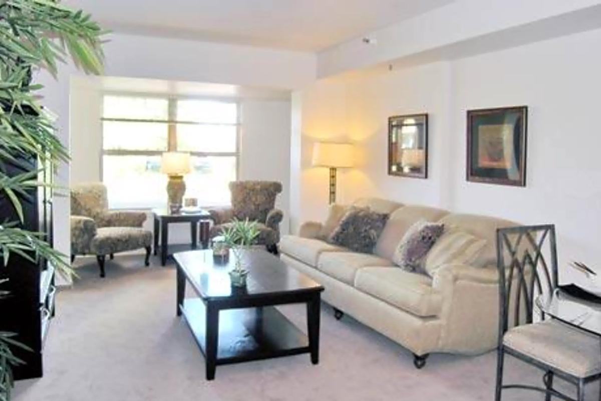 420 I St - Photo 4 of 7