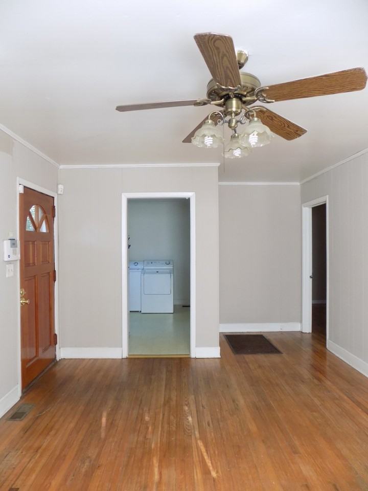3258 Bagnal Dr - Photo 2 of 10
