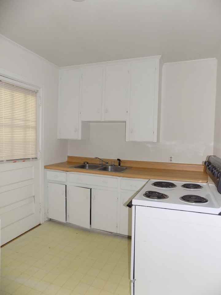 3258 Bagnal Dr - Photo 3 of 10