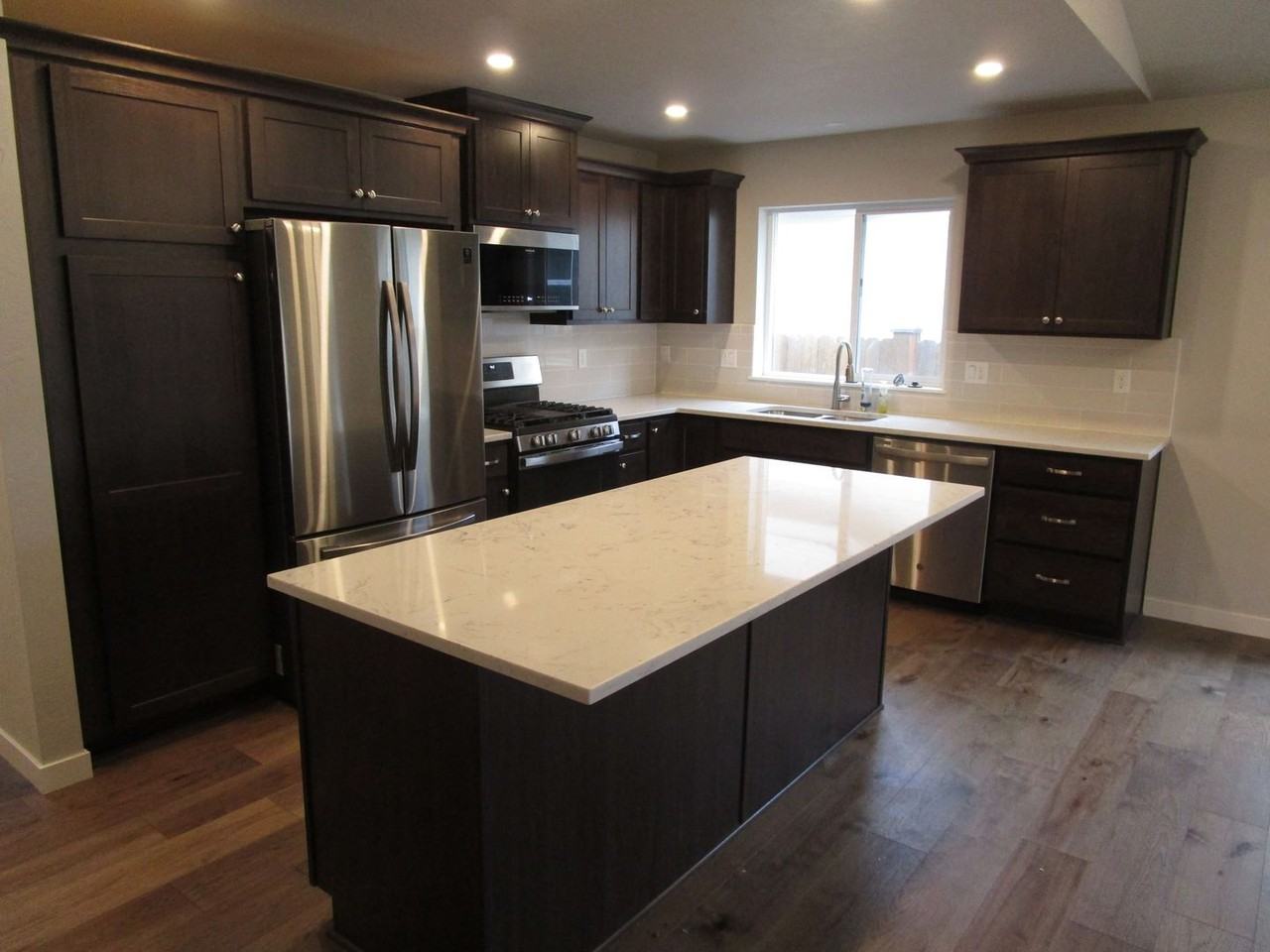 979 Ne Whistle Way - Photo 2 of 15