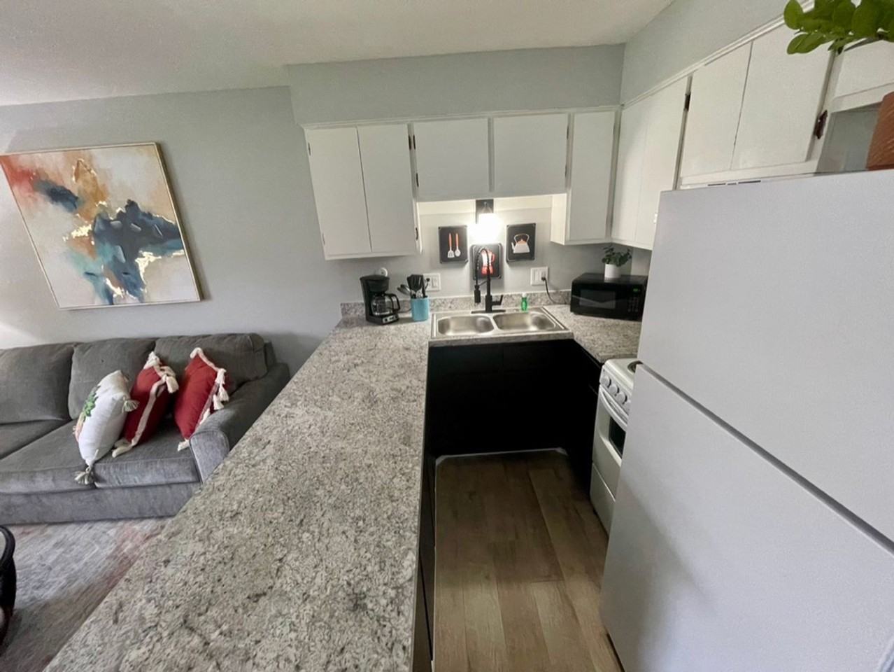 Western Hills Apartments - Photo 2 of 15