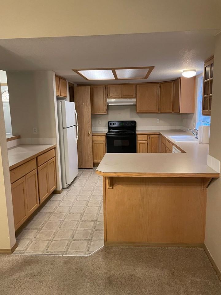 8134 Westcott Ln Se - Photo 3 of 10