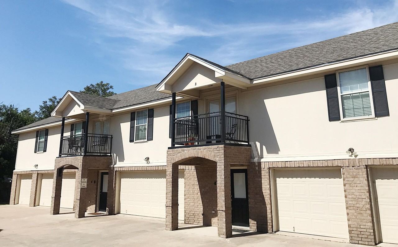 Legacy Garage Apartments - Photo 3 of 23