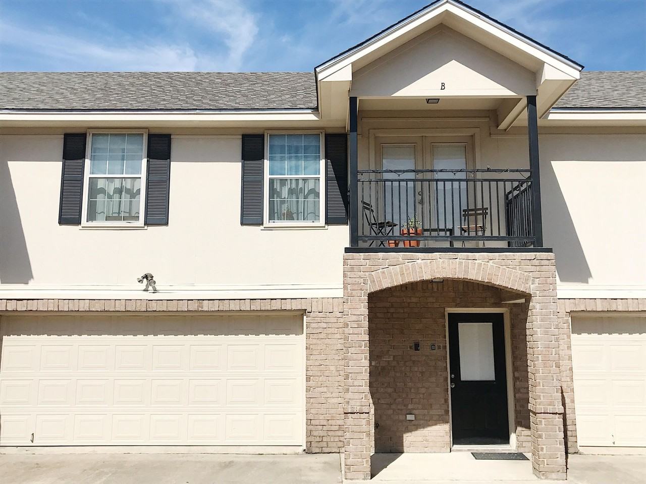 Legacy Garage Apartments - Photo 6 of 23