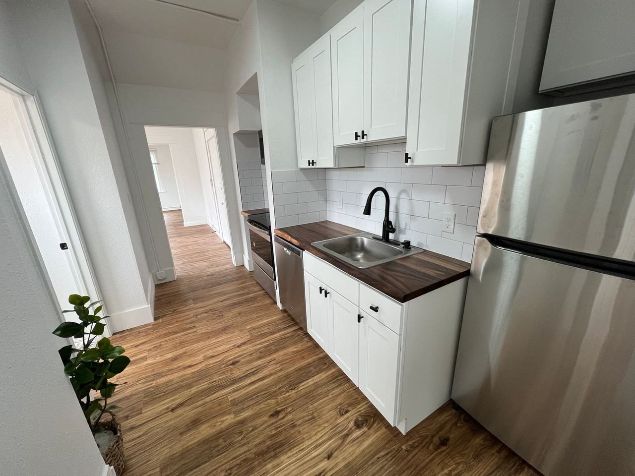 Adams Apartments - Photo 4 of 15